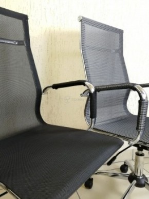 Кресло Barneo K-111H для персонала (черная сетка) в Нягани - nyagan.mebel-74.com | фото